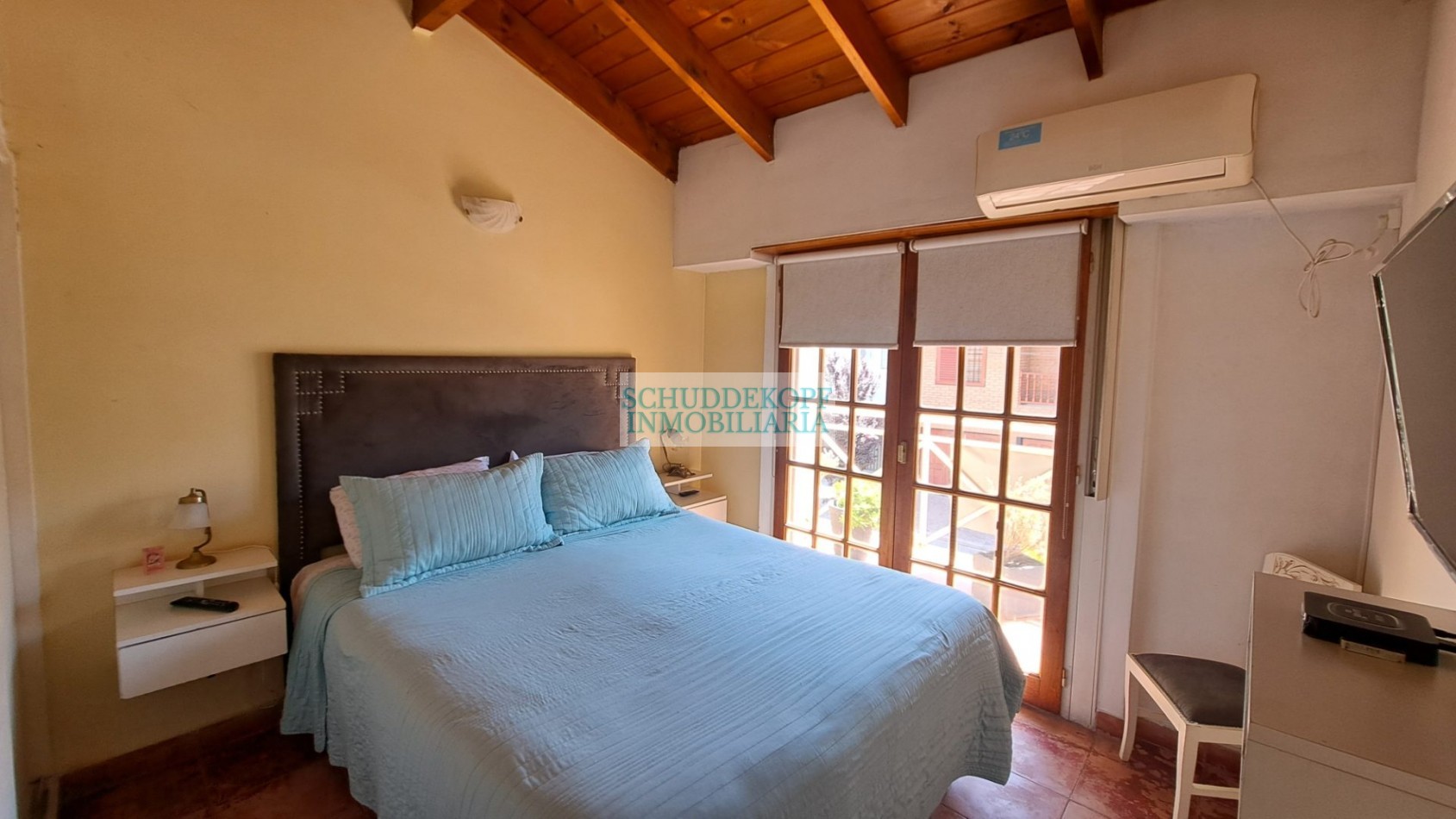 VENTA CASA BARRIO CANAL V