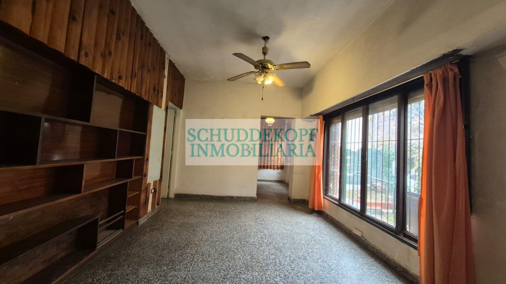 Avenida San Juan al 200 - CASA A REFACCIONAR 