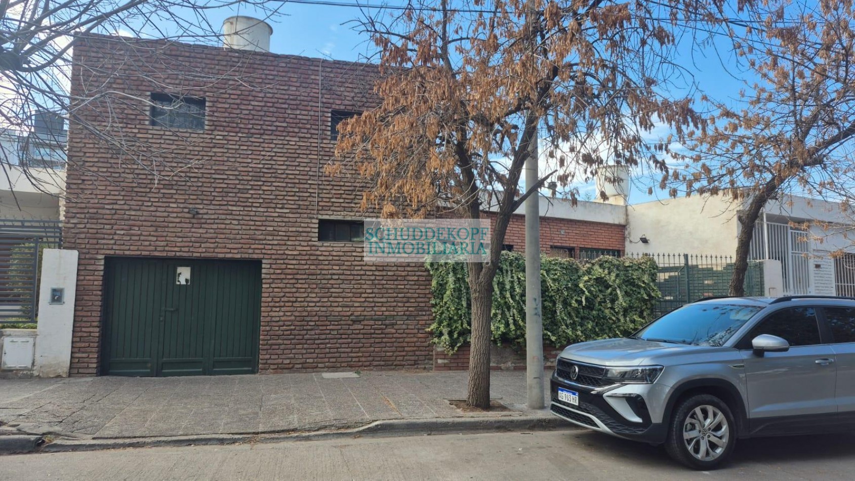 Avenida San Juan al 200 - CASA A REFACCIONAR 