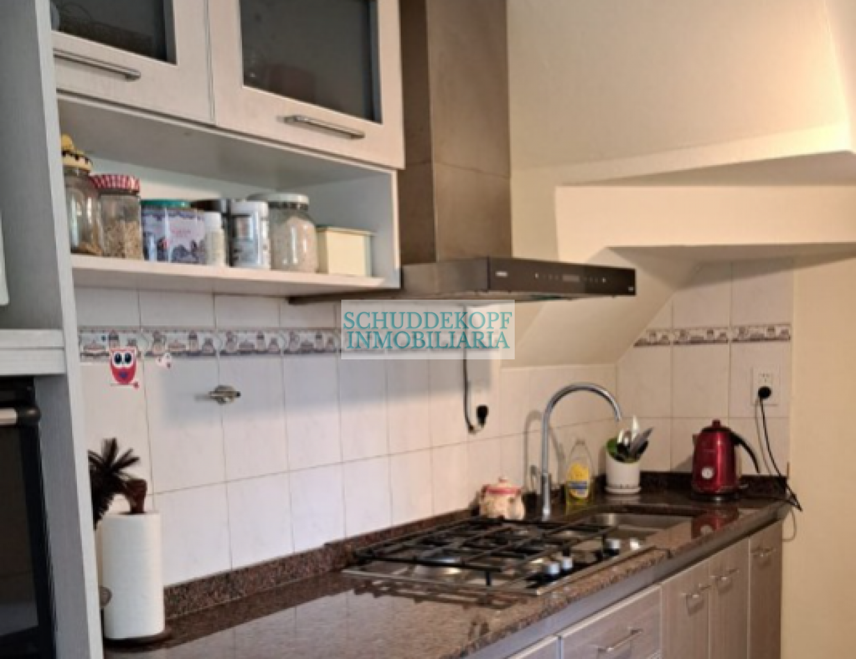 HERMOSA CASA EN ESQUINA 