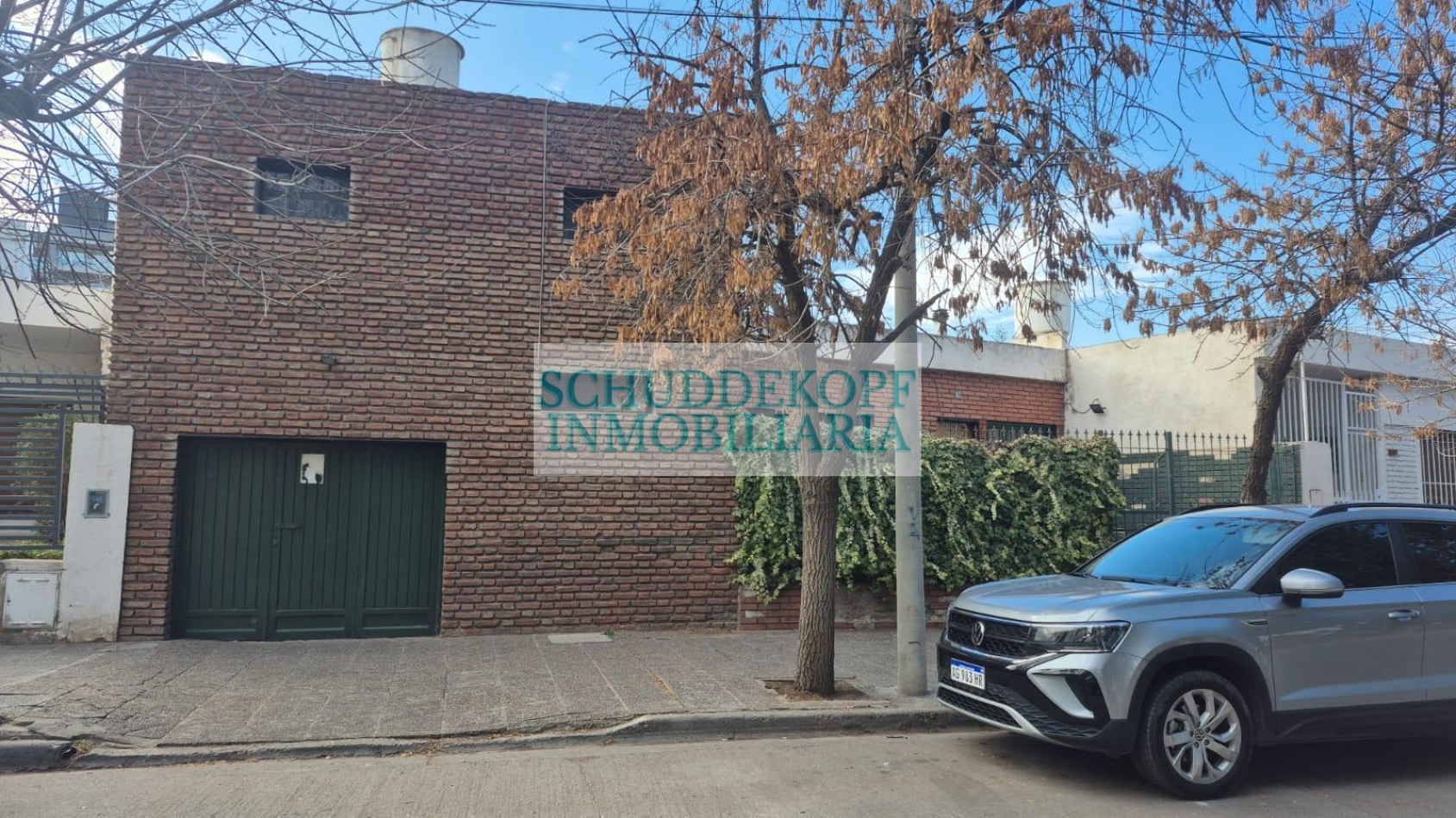 Avenida San Juan al 200 - CASA A REFACCIONAR 