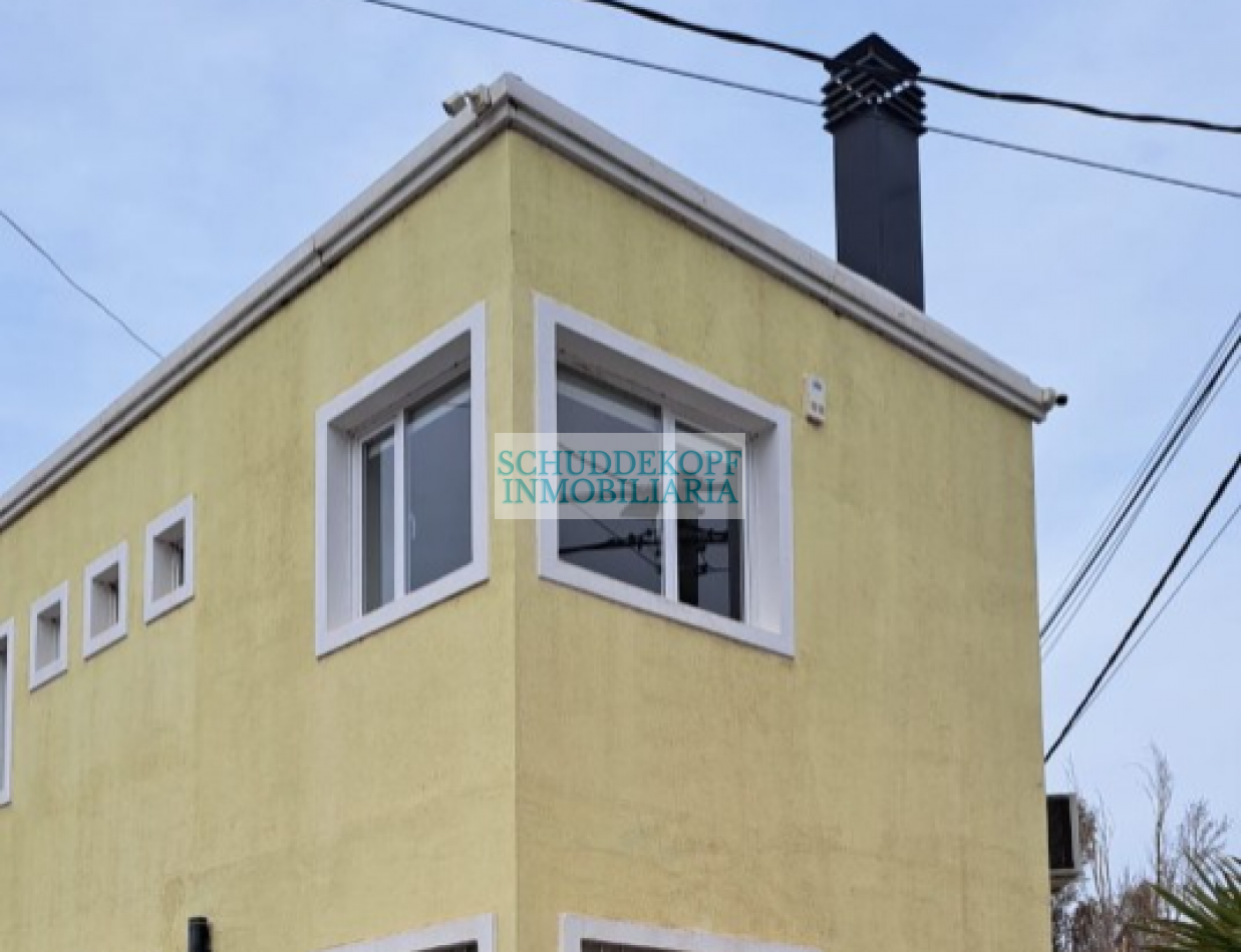 HERMOSA CASA EN ESQUINA 